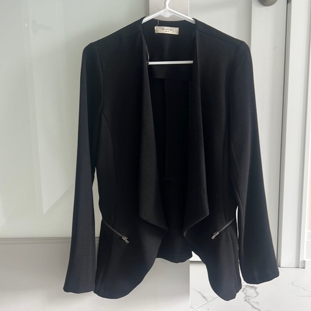 Size s  black blazer. Only worn couple times and in good condition. No stains